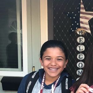 Meet your Posher, Alexis